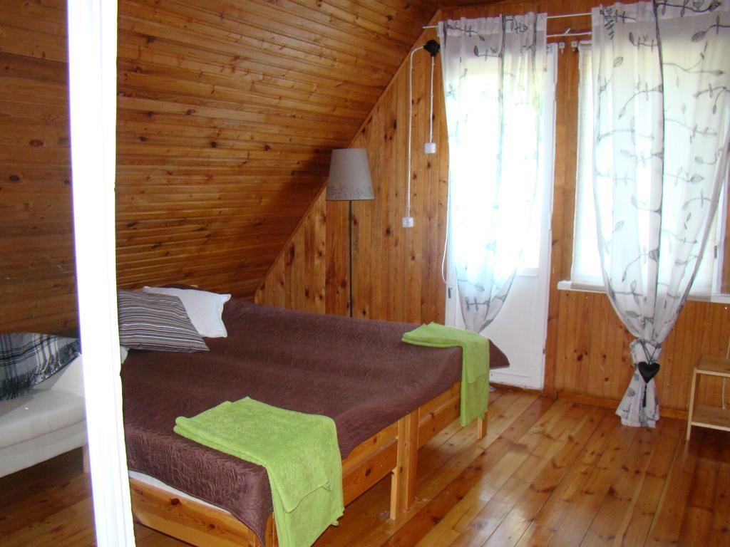 Poilsio Baze Guest House Latezeris Bagian luar foto