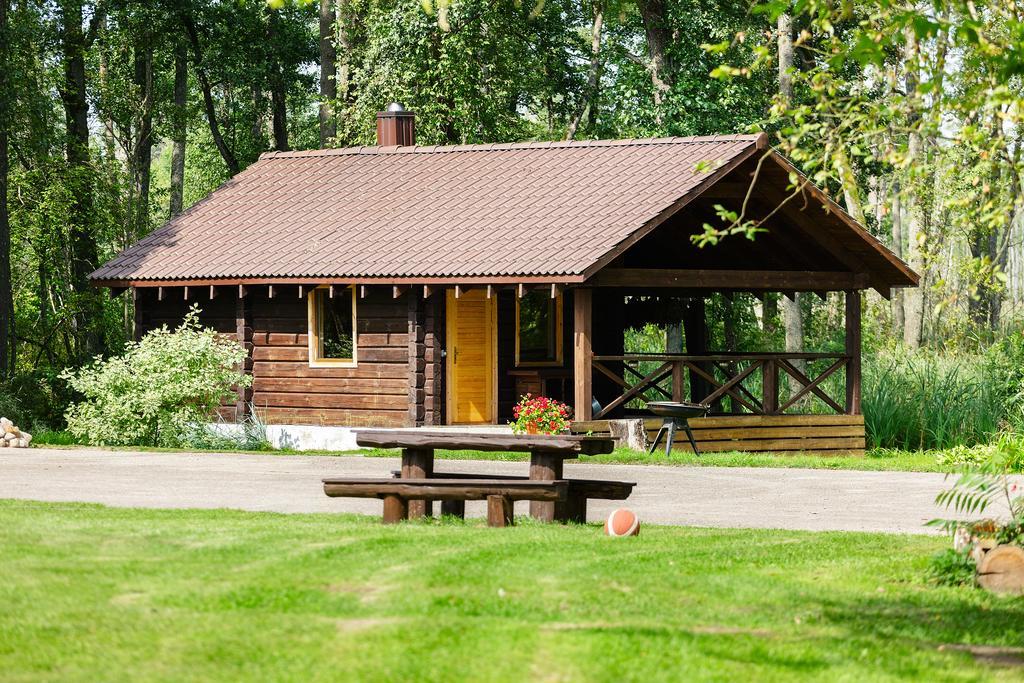 Poilsio Baze Guest House Latezeris Bagian luar foto